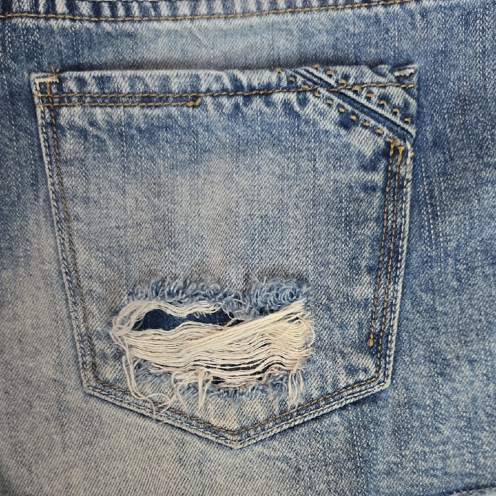 Buckle Black - Women's Embroidered Denim Shorts 100% Cotton - Picture 3 of 12